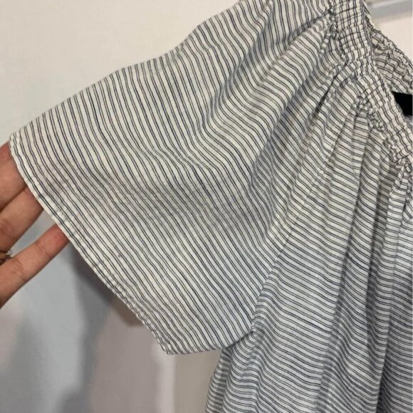 GAP Woman’s Striped Off The Shoulder Top. Can Be Worn On/off Shoulders. Medium - Picture 3 of 6